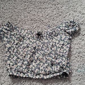 FOREVER 21 CROP TOP SIZE SMALL
